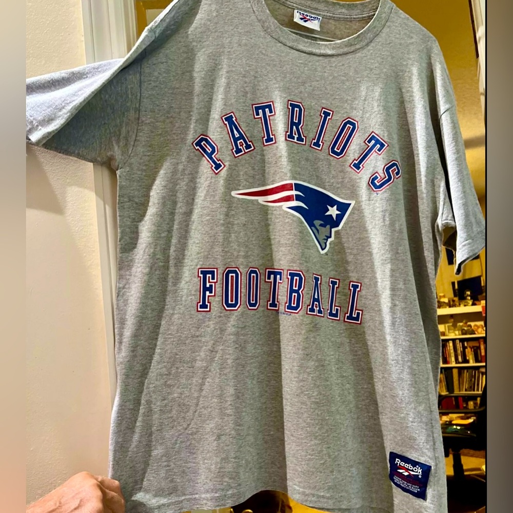 Vintage 1990s New England Patriots T-shirt Reebok Size XL, NWOT
